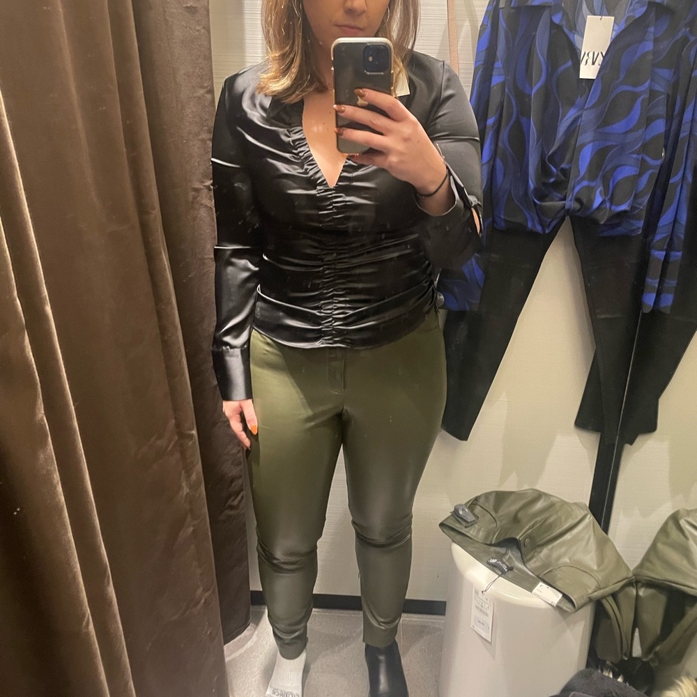 Trendy Zara leather pants
